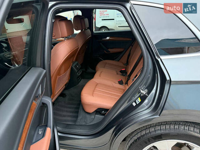 Серый Ауди Ку 5, объемом двигателя 1.98 л и пробегом 67 тыс. км за 40500 $, фото 16 на Automoto.ua