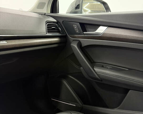 Серый Ауди Ку 5, объемом двигателя 1.98 л и пробегом 39 тыс. км за 44900 $, фото 21 на Automoto.ua