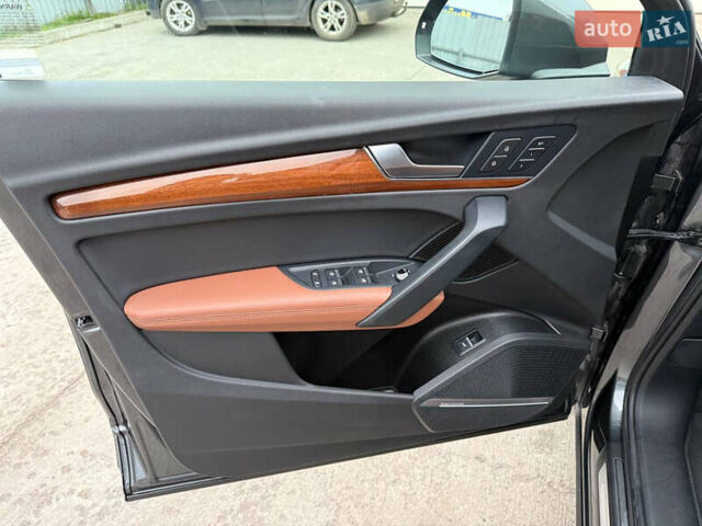 Серый Ауди Ку 5, объемом двигателя 1.98 л и пробегом 67 тыс. км за 40500 $, фото 12 на Automoto.ua