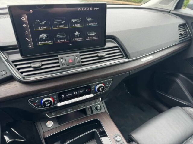 Сірий Ауді Ку 5, об'ємом двигуна 2 л та пробігом 28 тис. км за 27200 $, фото 13 на Automoto.ua