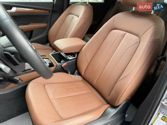 Сірий Ауді Ку 5, об'ємом двигуна 2 л та пробігом 23 тис. км за 39900 $, фото 83 на Automoto.ua