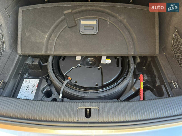 Ауді Ку 5 2022 у Одесі на Automoto.ua Сірий Ауді Ку 5, об'ємом двигуна 2 л та пробігом 48 тис. км за 52500 $, фото 17 на Automoto.ua