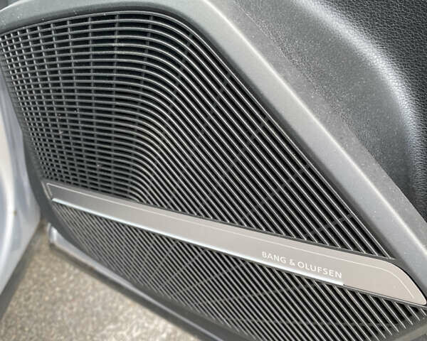 Серый Ауди Ку 5, объемом двигателя 1.98 л и пробегом 28 тыс. км за 38770 $, фото 13 на Automoto.ua