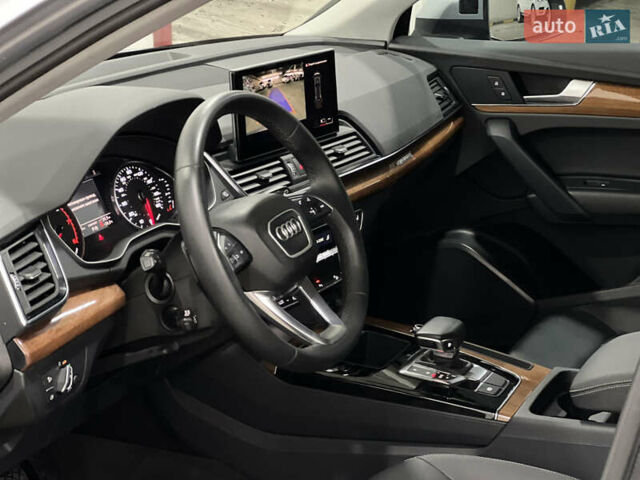 Серый Ауди Ку 5, объемом двигателя 1.98 л и пробегом 18 тыс. км за 34700 $, фото 43 на Automoto.ua