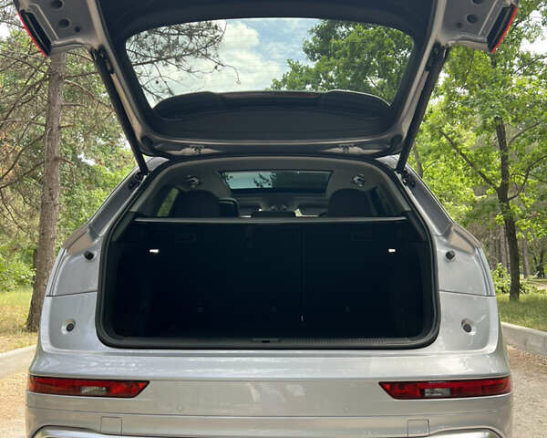 Серый Ауди Ку 5, объемом двигателя 1.98 л и пробегом 34 тыс. км за 40500 $, фото 9 на Automoto.ua