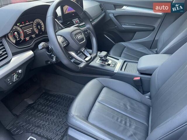 Сірий Ауді Ку 5, об'ємом двигуна 1.97 л та пробігом 27 тис. км за 59000 $, фото 20 на Automoto.ua