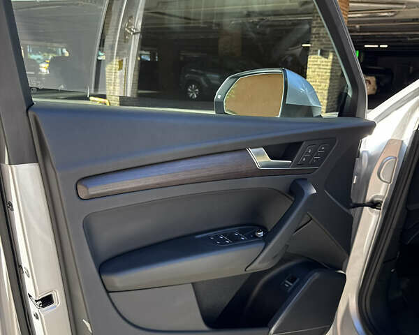 Ауді Ку 5 2022 у Одесі на Automoto.ua Сірий Ауді Ку 5, об'ємом двигуна 2 л та пробігом 48 тис. км за 52500 $, фото 15 на Automoto.ua