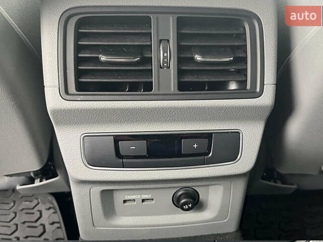 Серый Ауди Ку 5, объемом двигателя 1.98 л и пробегом 41 тыс. км за 37999 $, фото 26 на Automoto.ua