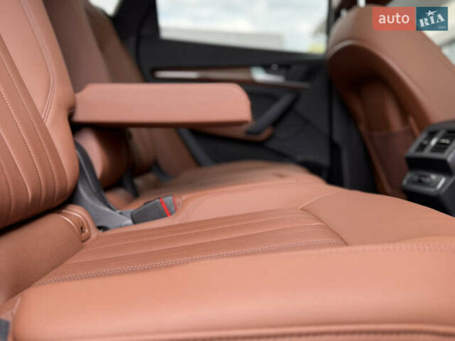 Сірий Ауді Ку 5, об'ємом двигуна 2 л та пробігом 23 тис. км за 39900 $, фото 136 на Automoto.ua