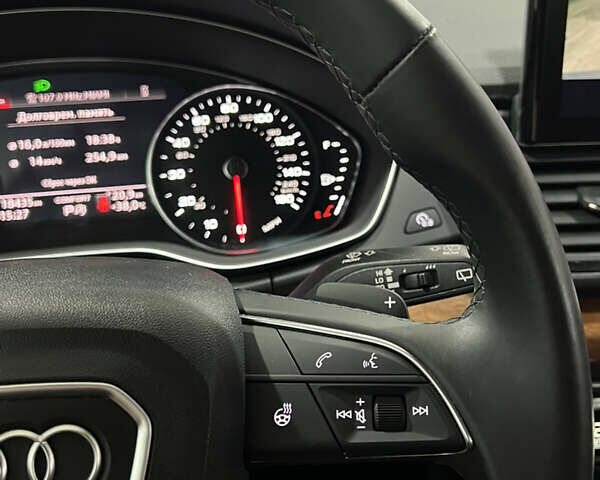 Серый Ауди Ку 5, объемом двигателя 1.98 л и пробегом 18 тыс. км за 34700 $, фото 37 на Automoto.ua