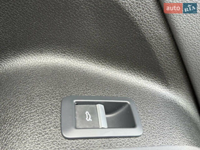 Сірий Ауді Ку 5, об'ємом двигуна 2 л та пробігом 23 тис. км за 39900 $, фото 76 на Automoto.ua