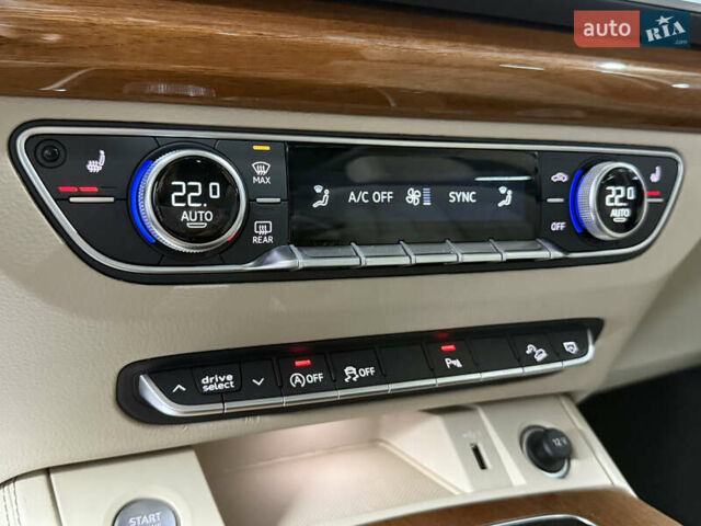 Серый Ауди Ку 5, объемом двигателя 1.98 л и пробегом 3 тыс. км за 34700 $, фото 42 на Automoto.ua