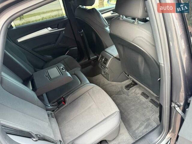 Серый Ауди Ку 5, объемом двигателя 1.97 л и пробегом 35 тыс. км за 59990 $, фото 38 на Automoto.ua