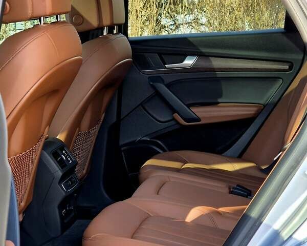 Серый Ауди Ку 5, объемом двигателя 1.98 л и пробегом 21 тыс. км за 38100 $, фото 23 на Automoto.ua