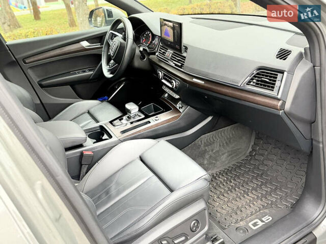 Серый Ауди Ку 5, объемом двигателя 1.98 л и пробегом 31 тыс. км за 39900 $, фото 19 на Automoto.ua