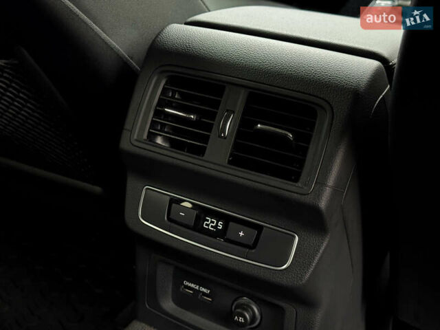 Серый Ауди Ку 5, объемом двигателя 1.98 л и пробегом 10 тыс. км за 42000 $, фото 35 на Automoto.ua