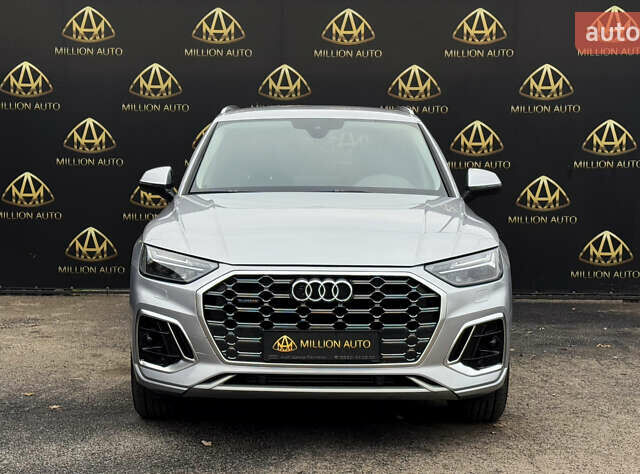 Серый Ауди Ку 5, объемом двигателя 1.98 л и пробегом 10 тыс. км за 42000 $, фото 1 на Automoto.ua