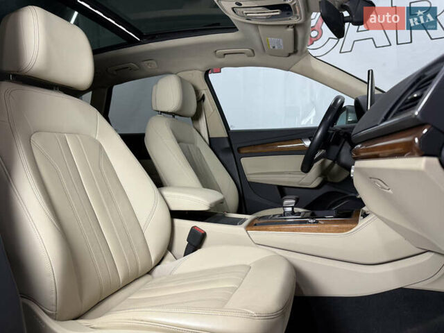 Серый Ауди Ку 5, объемом двигателя 1.98 л и пробегом 3 тыс. км за 34700 $, фото 27 на Automoto.ua