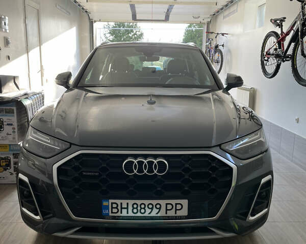 Серый Ауди Ку 5, объемом двигателя 1.97 л и пробегом 51 тыс. км за 55500 $, фото 2 на Automoto.ua