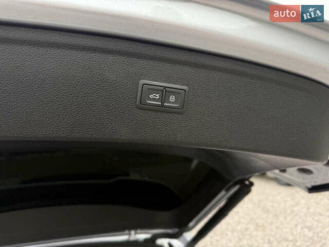 Серый Ауди Ку 5, объемом двигателя 1.98 л и пробегом 51 тыс. км за 37500 $, фото 40 на Automoto.ua