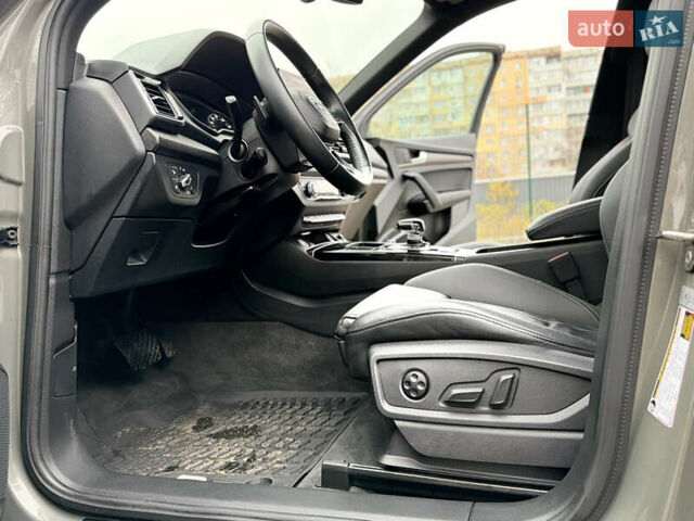 Серый Ауди Ку 5, объемом двигателя 1.98 л и пробегом 31 тыс. км за 39900 $, фото 21 на Automoto.ua