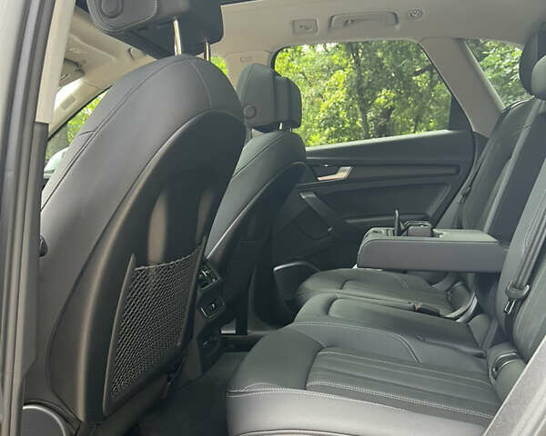 Серый Ауди Ку 5, объемом двигателя 1.98 л и пробегом 34 тыс. км за 40500 $, фото 32 на Automoto.ua