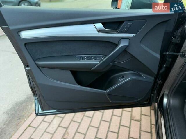 Серый Ауди Ку 5, объемом двигателя 1.97 л и пробегом 35 тыс. км за 59990 $, фото 20 на Automoto.ua