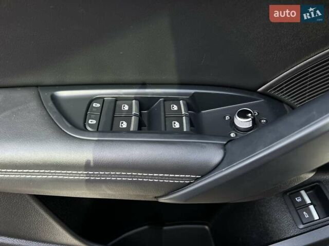 Серый Ауди Ку 5, объемом двигателя 2 л и пробегом 4 тыс. км за 57999 $, фото 32 на Automoto.ua