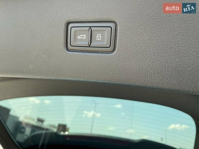 Ауди Ку 5 2022 в Киеве на Automoto.ua Серый Ауди Ку 5, объемом двигателя 1.97 л и пробегом 30 тыс. км за 55500 $, фото 11 на Automoto.ua