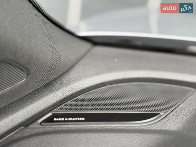 Сірий Ауді Ку 5, об'ємом двигуна 2 л та пробігом 23 тис. км за 39900 $, фото 124 на Automoto.ua