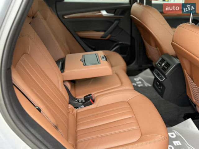 Сірий Ауді Ку 5, об'ємом двигуна 2 л та пробігом 23 тис. км за 39900 $, фото 137 на Automoto.ua