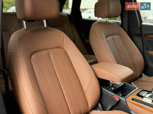 Сірий Ауді Ку 5, об'ємом двигуна 2 л та пробігом 23 тис. км за 39900 $, фото 127 на Automoto.ua