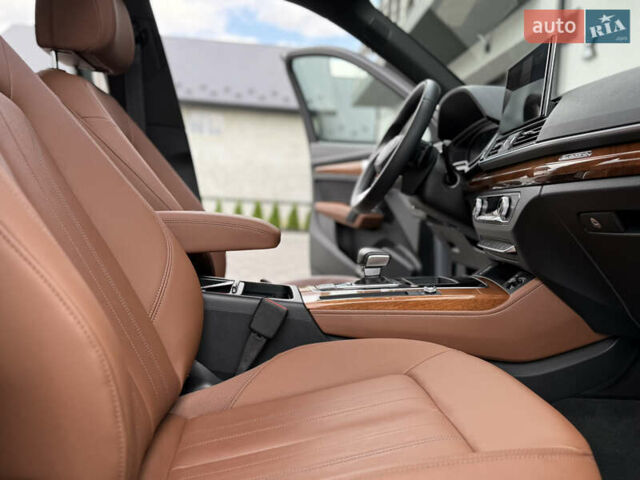 Сірий Ауді Ку 5, об'ємом двигуна 2 л та пробігом 23 тис. км за 39900 $, фото 85 на Automoto.ua