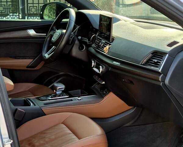 Серый Ауди Ку 5, объемом двигателя 1.98 л и пробегом 21 тыс. км за 38100 $, фото 26 на Automoto.ua