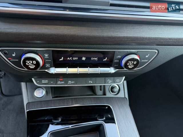 Серый Ауди Ку 5, объемом двигателя 1.98 л и пробегом 56 тыс. км за 37000 $, фото 27 на Automoto.ua