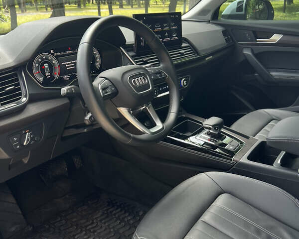 Серый Ауди Ку 5, объемом двигателя 1.98 л и пробегом 34 тыс. км за 40500 $, фото 24 на Automoto.ua