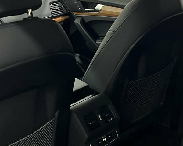 Серый Ауди Ку 5, объемом двигателя 1.98 л и пробегом 18 тыс. км за 34700 $, фото 51 на Automoto.ua