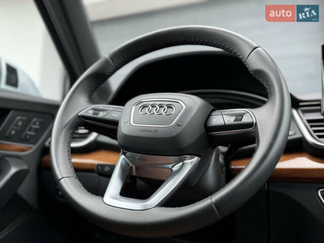 Сірий Ауді Ку 5, об'ємом двигуна 2 л та пробігом 23 тис. км за 39900 $, фото 102 на Automoto.ua