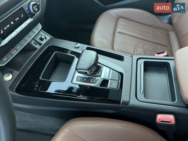 Серый Ауди Ку 5, объемом двигателя 1.98 л и пробегом 56 тыс. км за 37000 $, фото 26 на Automoto.ua