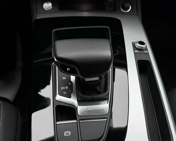 Серый Ауди Ку 5, объемом двигателя 2 л и пробегом 46 тыс. км за 33900 $, фото 48 на Automoto.ua