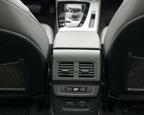 Серый Ауди Ку 5, объемом двигателя 2 л и пробегом 46 тыс. км за 33900 $, фото 37 на Automoto.ua