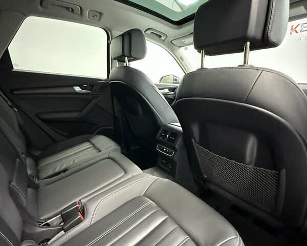 Серый Ауди Ку 5, объемом двигателя 1.98 л и пробегом 39 тыс. км за 44900 $, фото 29 на Automoto.ua