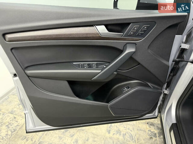 Сірий Ауді Ку 5, об'ємом двигуна 1.98 л та пробігом 494 тис. км за 42900 $, фото 13 на Automoto.ua