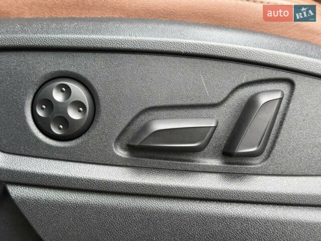 Сірий Ауді Ку 5, об'ємом двигуна 2 л та пробігом 23 тис. км за 39900 $, фото 70 на Automoto.ua