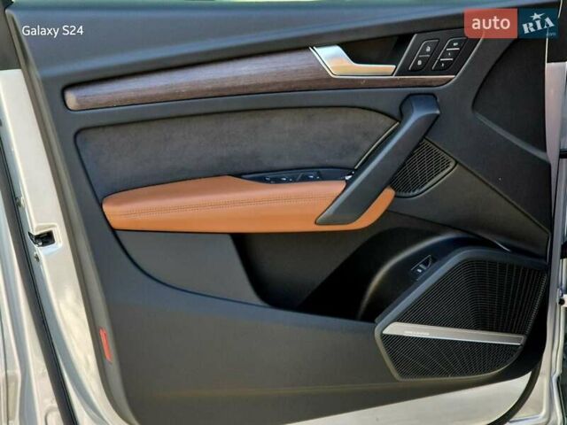 Серый Ауди Ку 5, объемом двигателя 1.98 л и пробегом 21 тыс. км за 38100 $, фото 17 на Automoto.ua