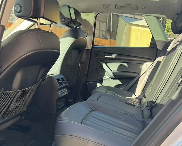 Ауді Ку 5 2022 у Одесі на Automoto.ua Сірий Ауді Ку 5, об'ємом двигуна 2 л та пробігом 48 тис. км за 52500 $, фото 13 на Automoto.ua