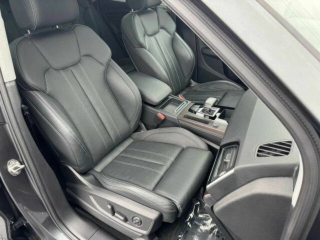 Сірий Ауді Ку 5, об'ємом двигуна 2 л та пробігом 28 тис. км за 27200 $, фото 17 на Automoto.ua