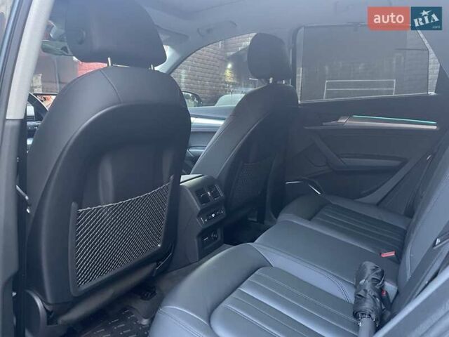 Сірий Ауді Ку 5, об'ємом двигуна 1.97 л та пробігом 27 тис. км за 59000 $, фото 23 на Automoto.ua