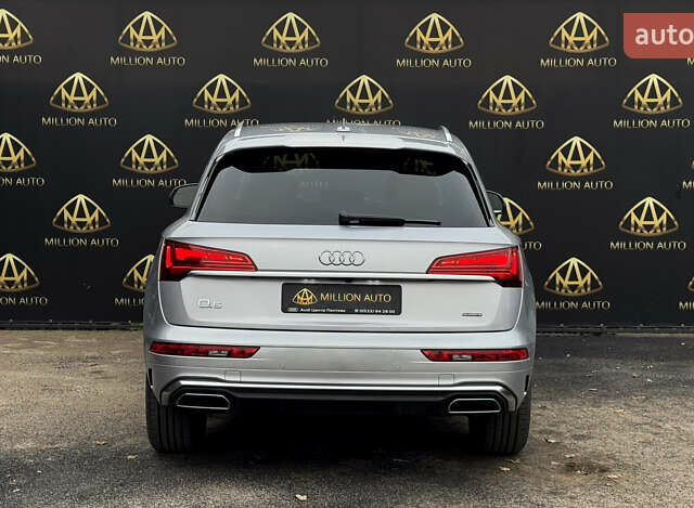 Серый Ауди Ку 5, объемом двигателя 1.98 л и пробегом 10 тыс. км за 42000 $, фото 4 на Automoto.ua