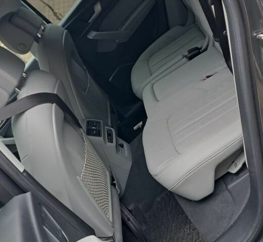 Сірий Ауді Ку 5, об'ємом двигуна 2 л та пробігом 134 тис. км за 29649 $, фото 3 на Automoto.ua